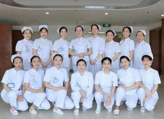 圖片1耳鼻喉科護(hù)士合影_（大小550400）.jpg